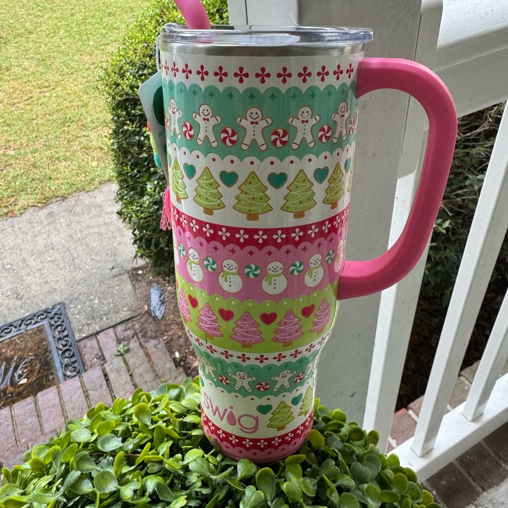 NWT SWIG 30oz Christmas Cup